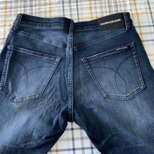 Calvin Klein Jeans.